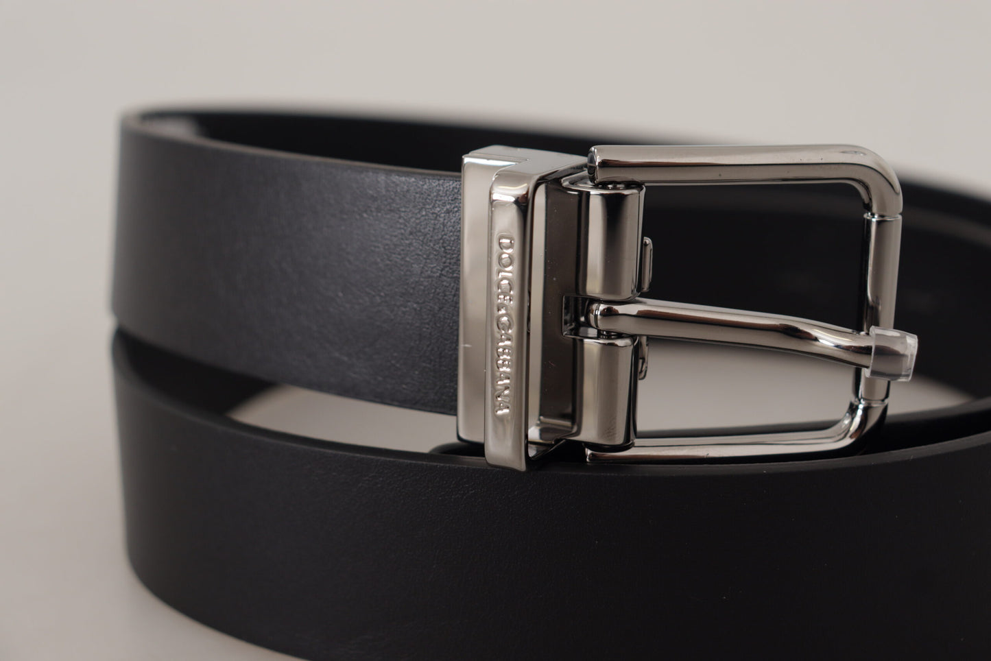 Dolce & Gabbana Elegant Black Leather Belt with Metal Buckle