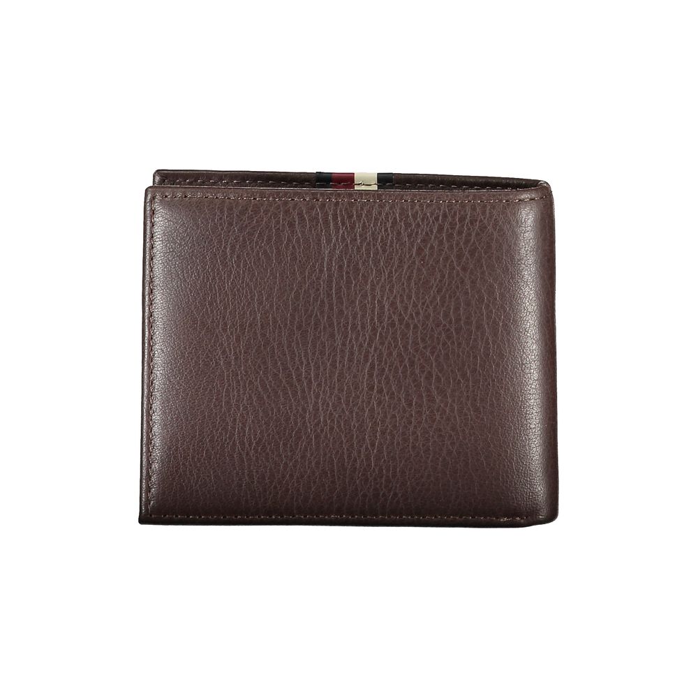 Tommy Hilfiger Elegant Leather Wallet with Contrast Detailing