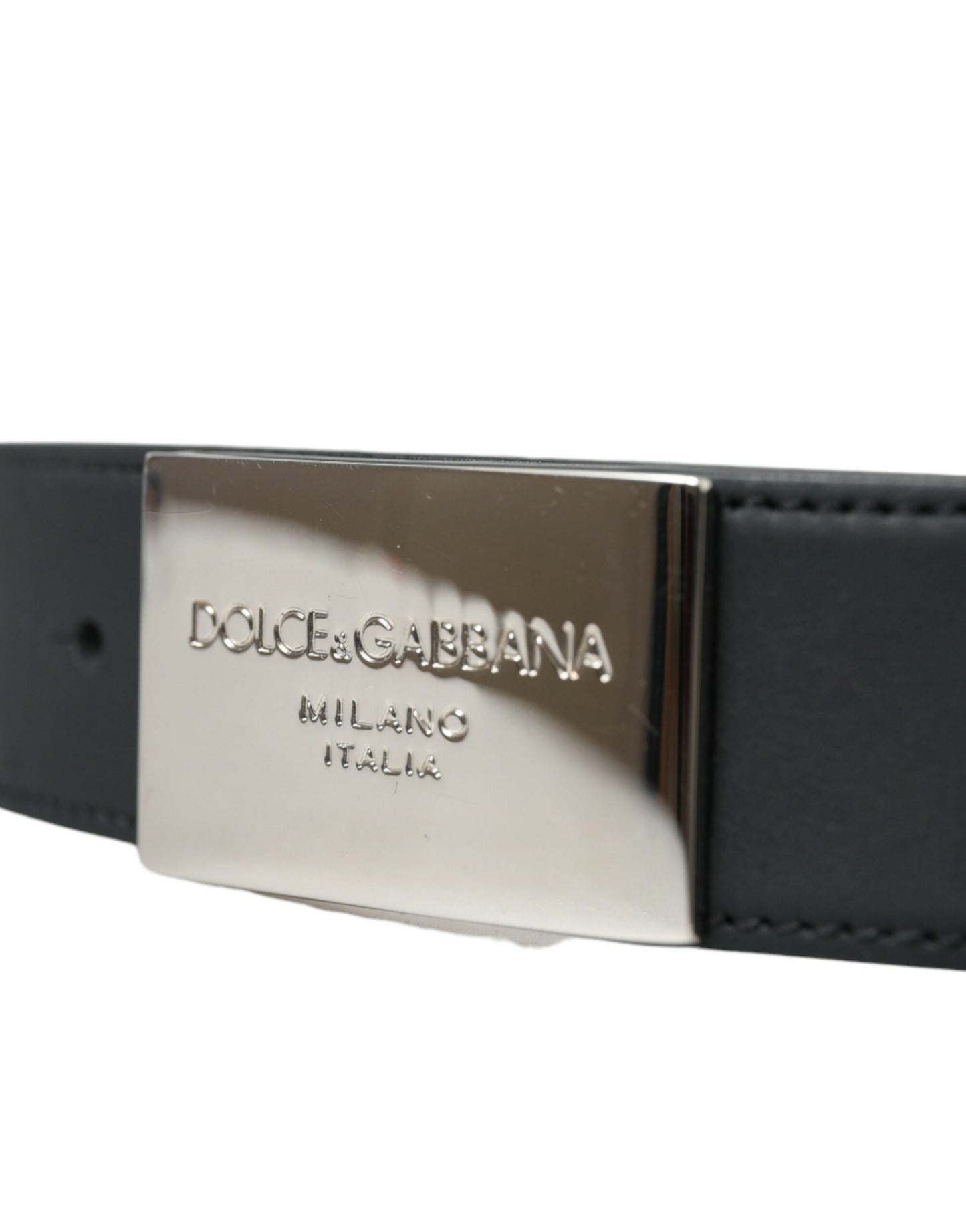 Dolce & Gabbana Elegant Leather Belt with Metal Buckle